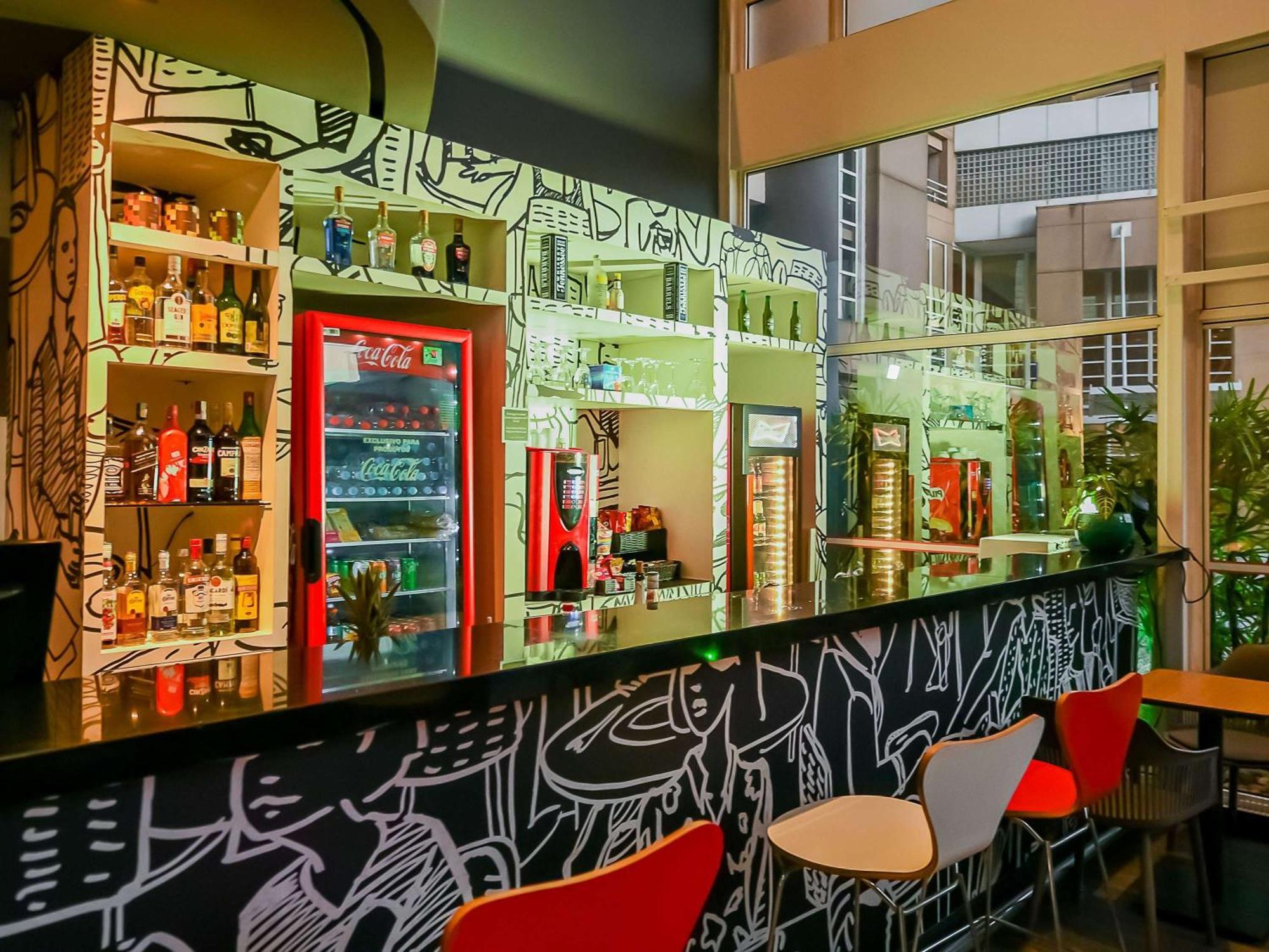瓜鲁柳斯宜必思酒店 瓜卢流斯 外观 照片